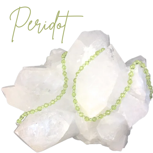 Peridot Perlen auf Brgkristalldruse