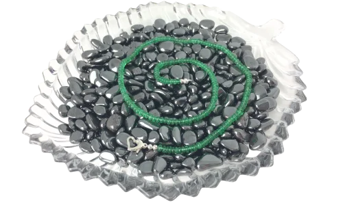 Smaragd Halskette auf Hämatit Chips